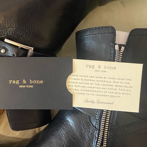 Black boots - Picture 4 of 5